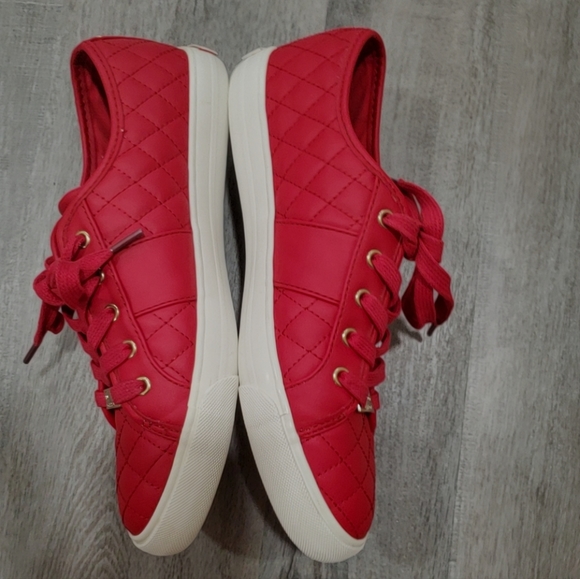 G by Guess los Angeles Backer  red quilted lace up sneakers - Picture 9 of 10